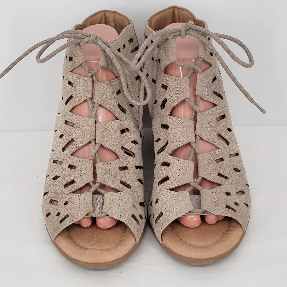 Earth Origins Taupe Laser Cut Lace Up Wedge Sandals Peep Toe Women SIZE 10B